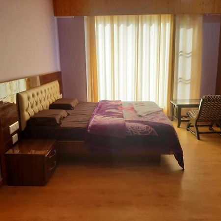 Destiny Hotel Solan Bagian luar foto