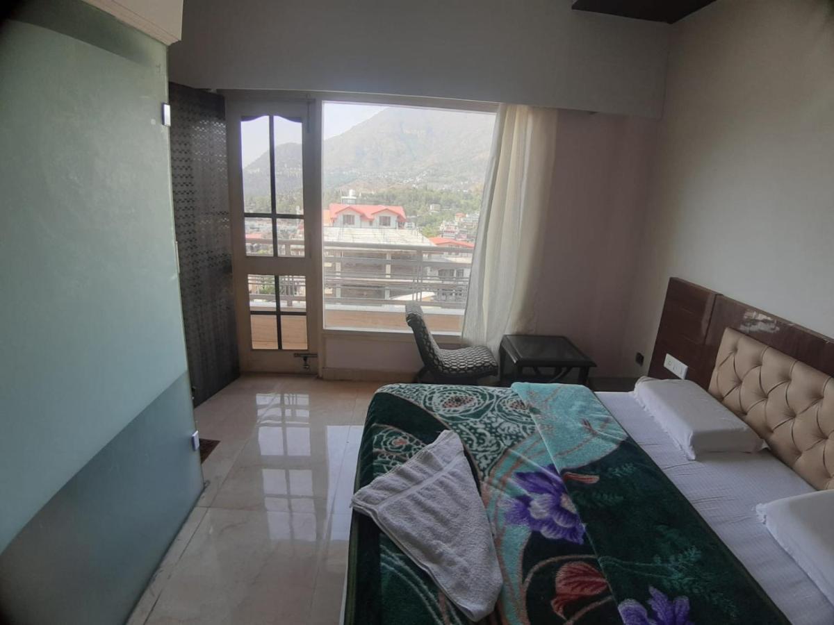 Destiny Hotel Solan Bagian luar foto