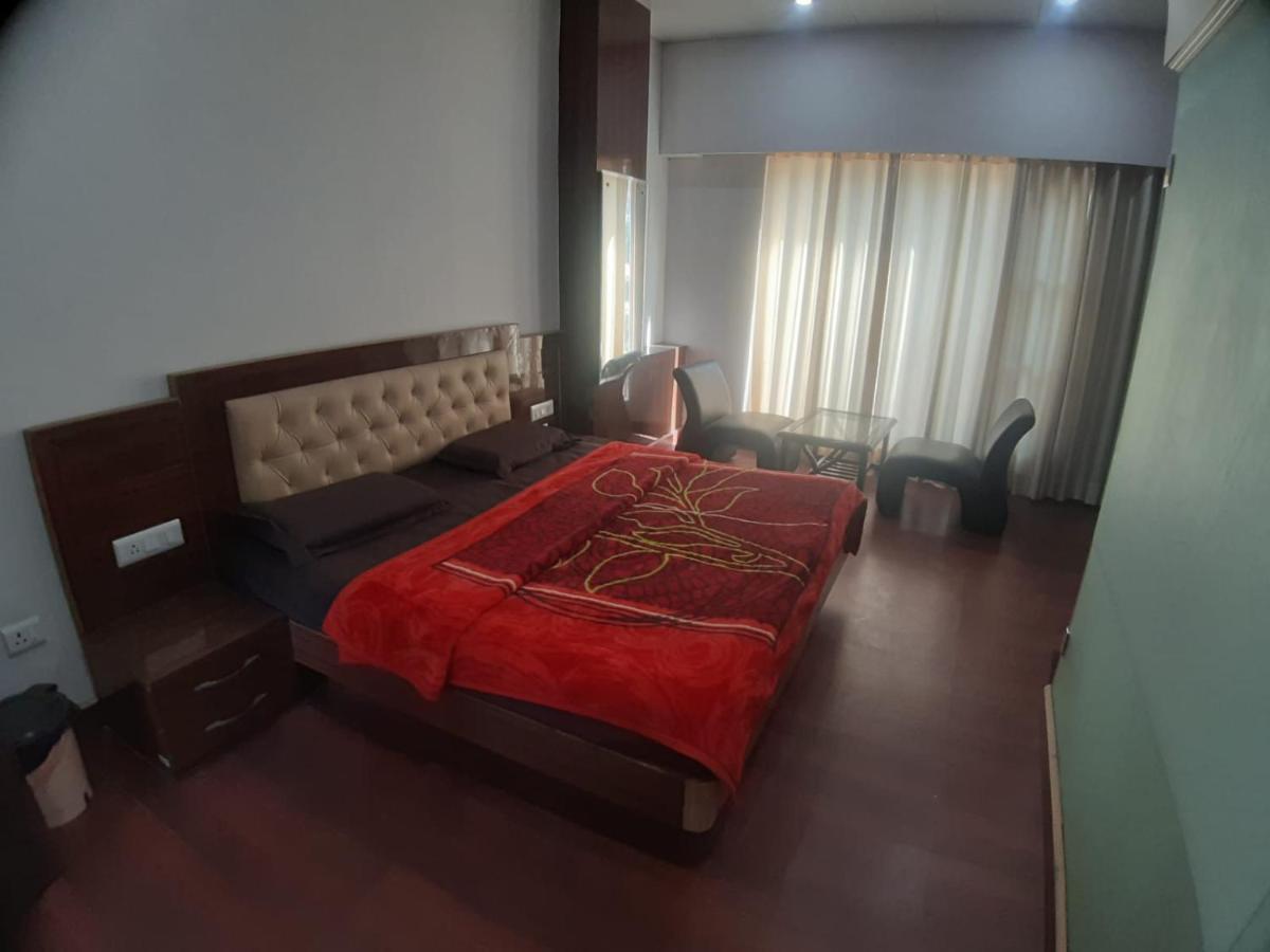 Destiny Hotel Solan Bagian luar foto