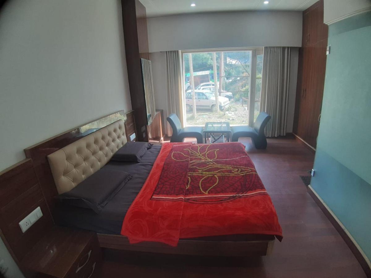 Destiny Hotel Solan Bagian luar foto