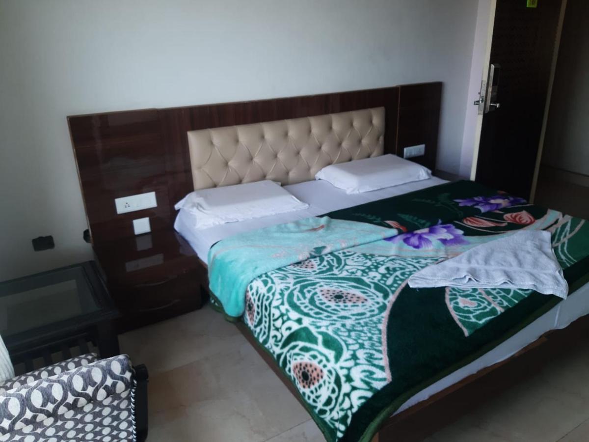 Destiny Hotel Solan Bagian luar foto